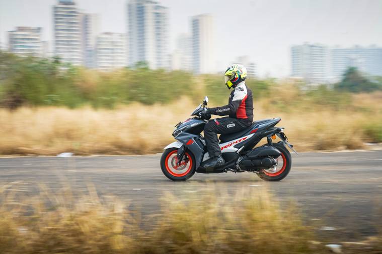 Yamaha Aerox 155: ये है मार्केटमे सबसे अलग स्टाइलिश डिज़ाइन और दमदार परफॉर्मेंस वाला स्कूटर